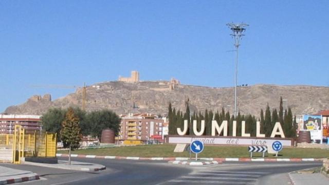 Uno de los accesos a la localidad murciana de Jumilla donde pasa consulta el curandero condenado por abusos sexuales.