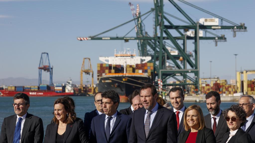 Visita de las autoridades al Puerto de Valencia.