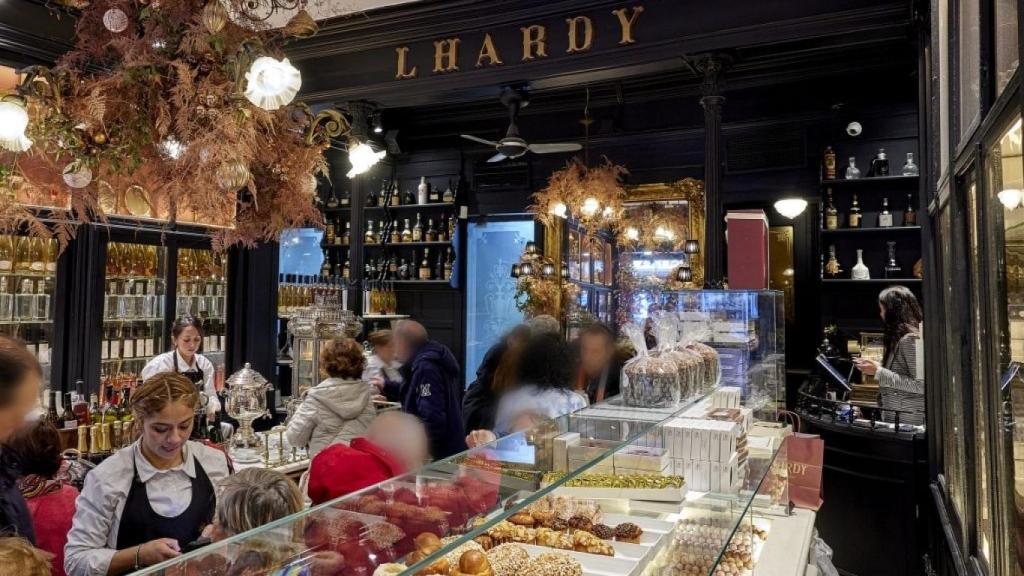 La barra de la tienda de Lhardy, en Carrera de San Jerónimo (Madrid),