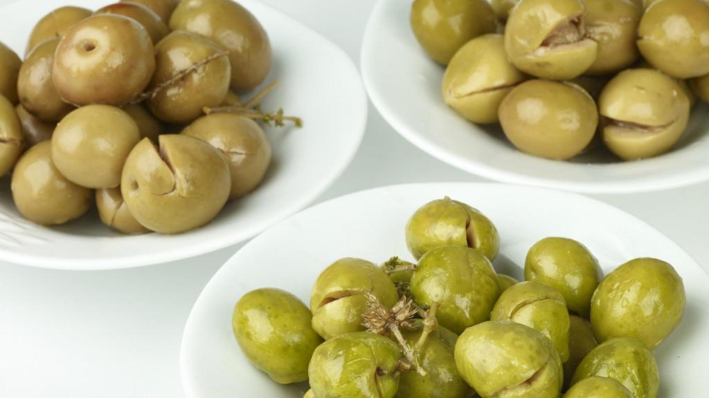 Los tres tipos de aceitunas aloreñas.