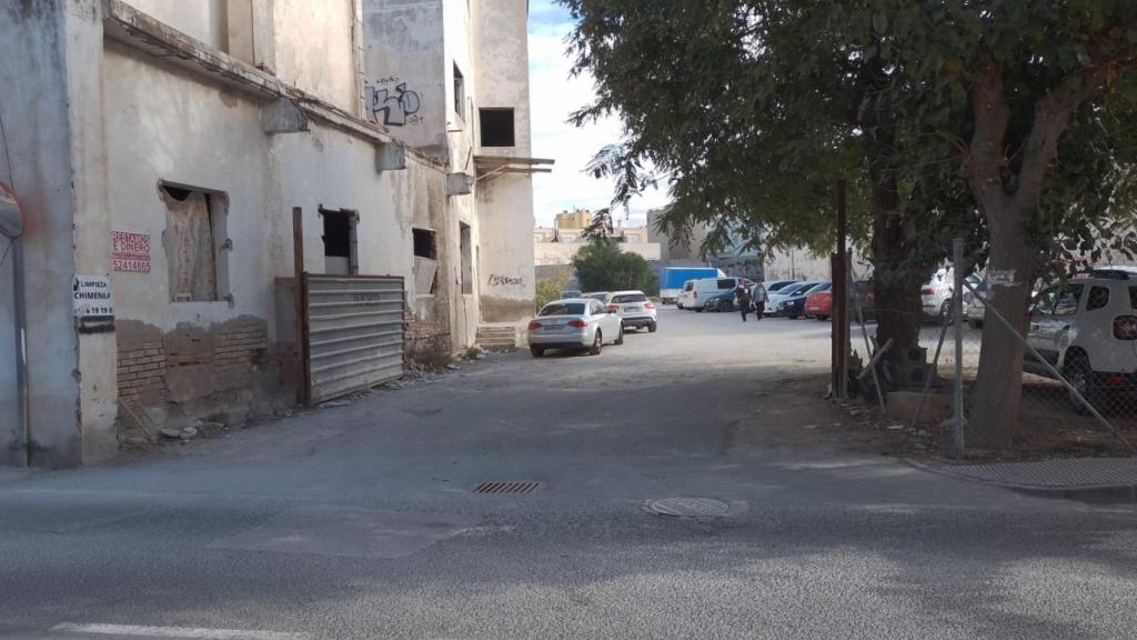 El solar de la pedanía murciana de Alquerías donde Rosario sufrió el robo de la 'caca de la paloma', cuando iba a recoger su coche.