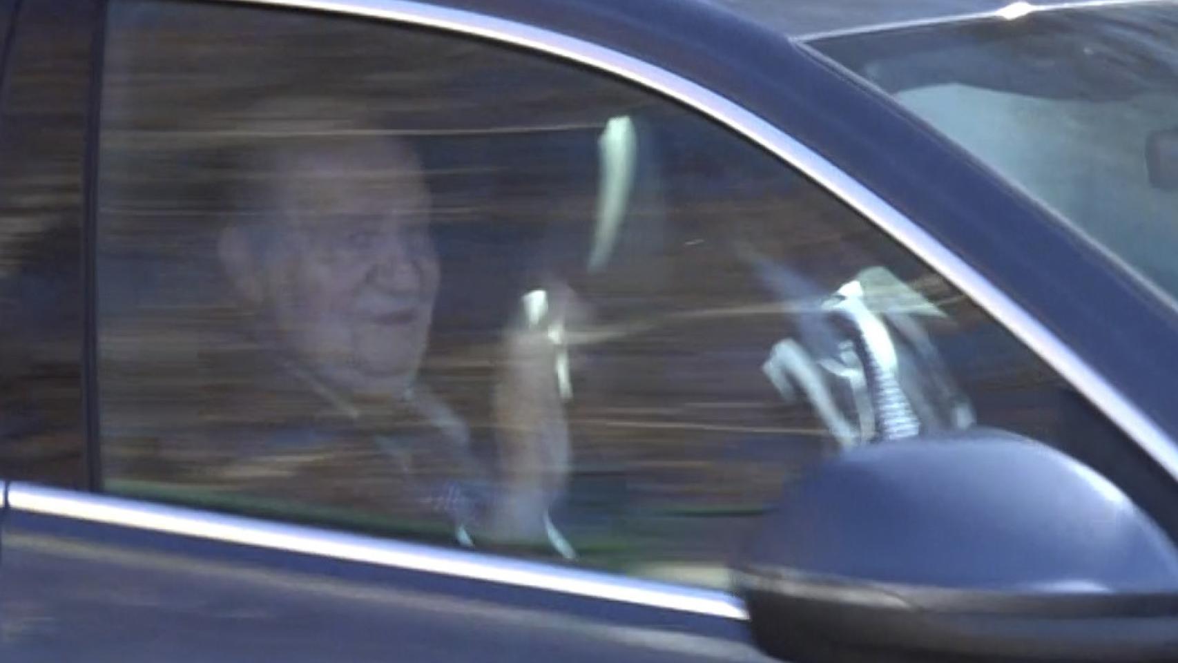 El rey Juan Carlos a su llegada a Madrid en la mañana de este miércoles, 20 de diciembre.