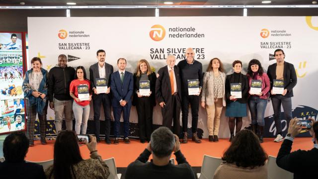 Foto de familia de los galardonados con los premios Silvestres del Año