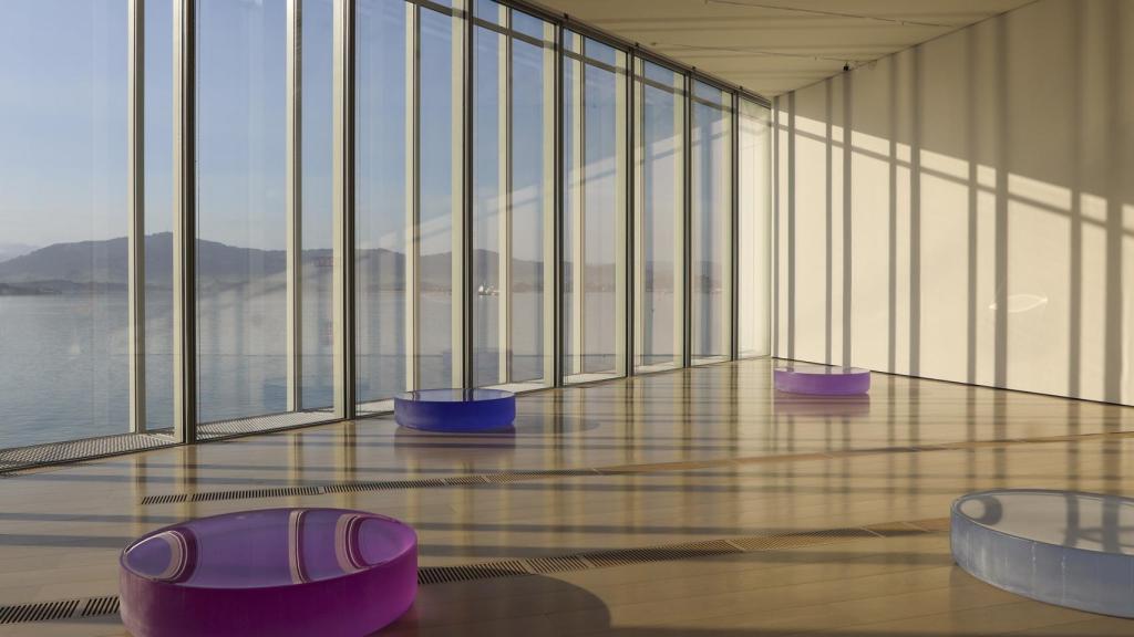 Roni Horn: 'Untitled (The tiniest piece of mirror is always the whole mirror)', 2022.