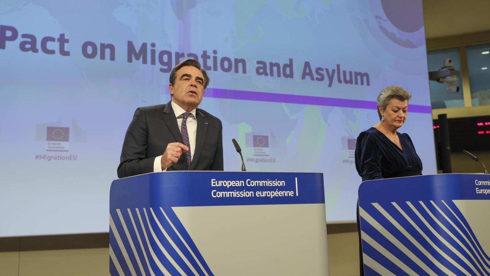 El vicepresidente de la Comisión, Margaritis Schinas, y la Comisaría europea de Asuntos de Interior , Ylva Johansson, presentan el Pacto Migratorio