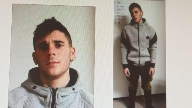 El joven al que busca la Policía Nacional como el supuesto autor del apuñalamiento a un agente en una gasolinera en Murcia, ocurrido este miércoles.