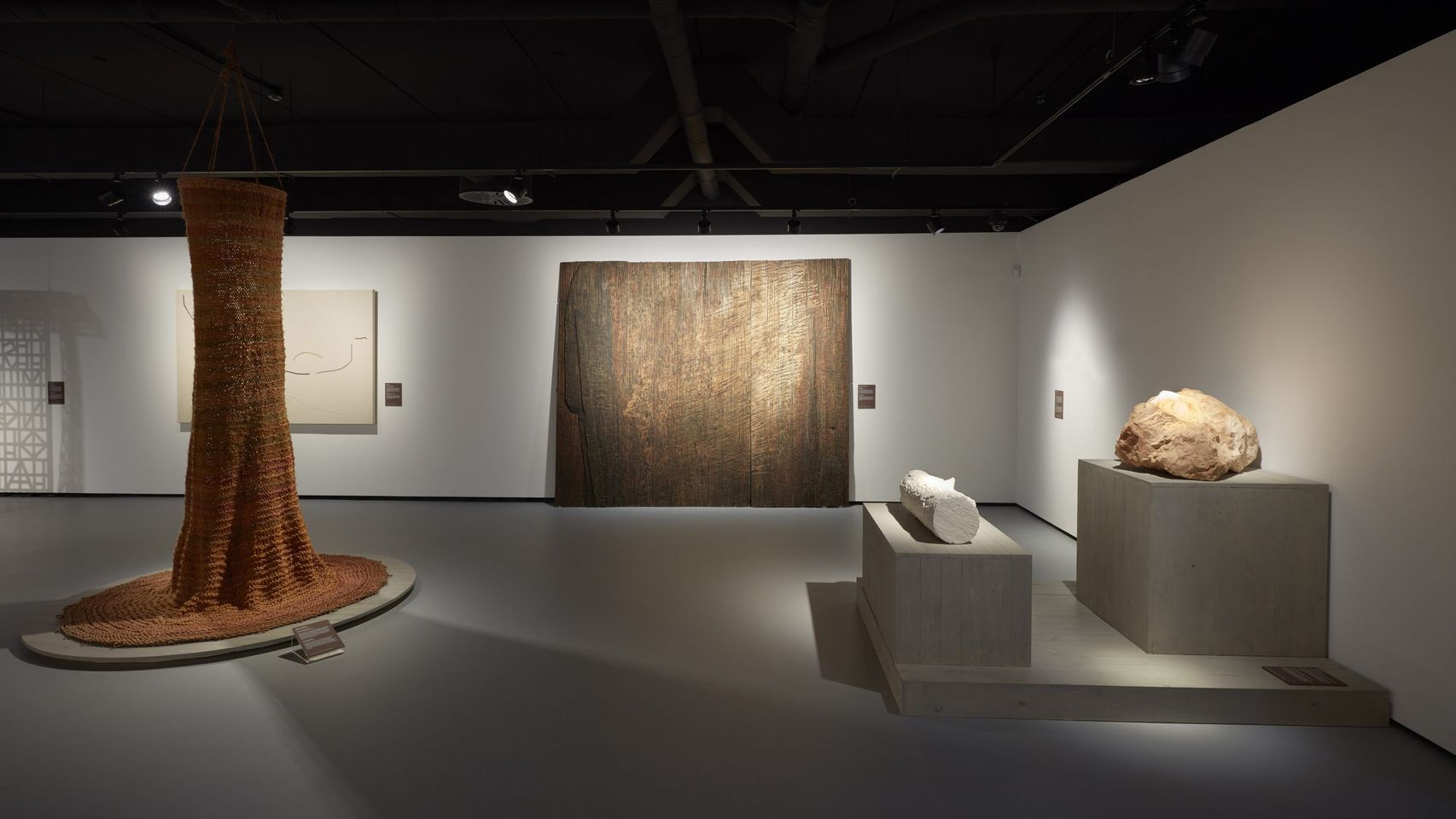 Vista de la exposición Colección FMCMP. Arte y naturaleza en el Centro FMCMP Morasverdes