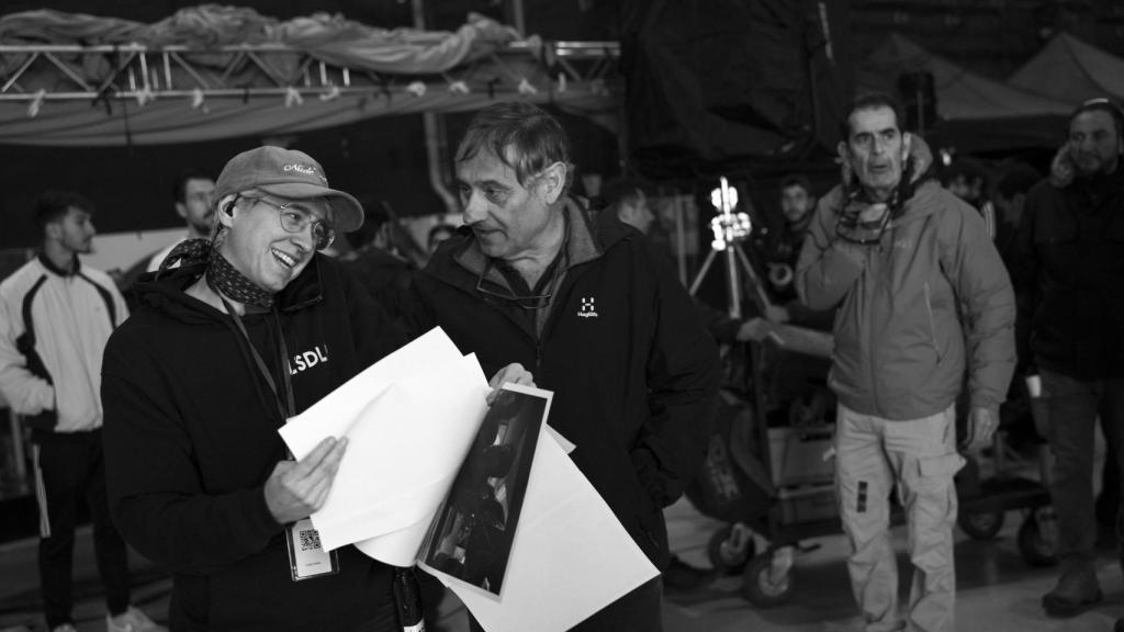 Laura Pedro y Félix Bergés, supervisores de VFX, durante el rodaje de 'La sociedad de la nieve'. Foto: Quim Vives