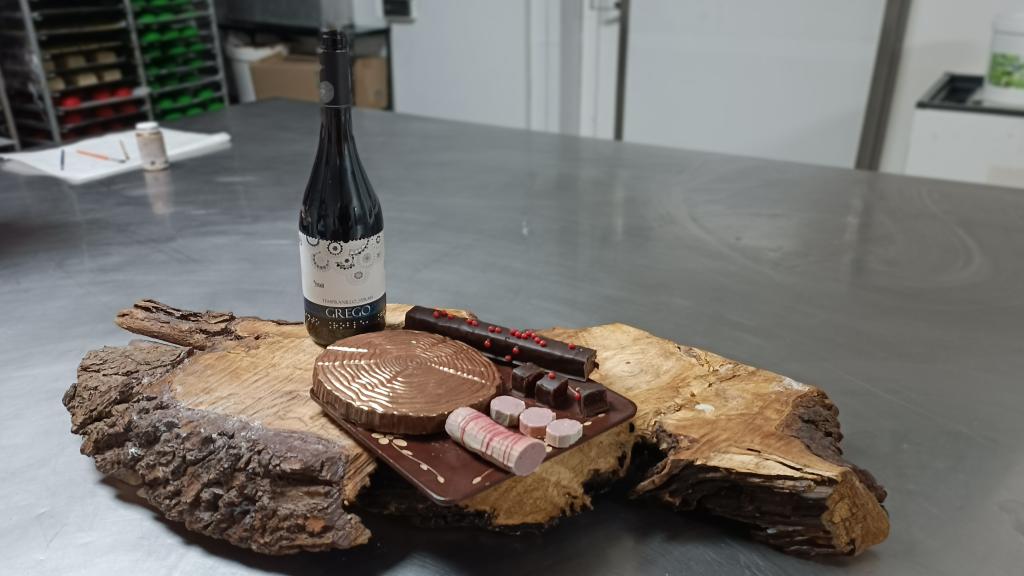 El vino Grego y los tres turrones artesanos que maridan con él.