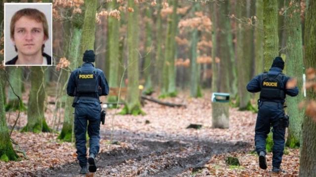 El tirador del atentado de Praga, sobre la imagen de la búsqueda en el bosque