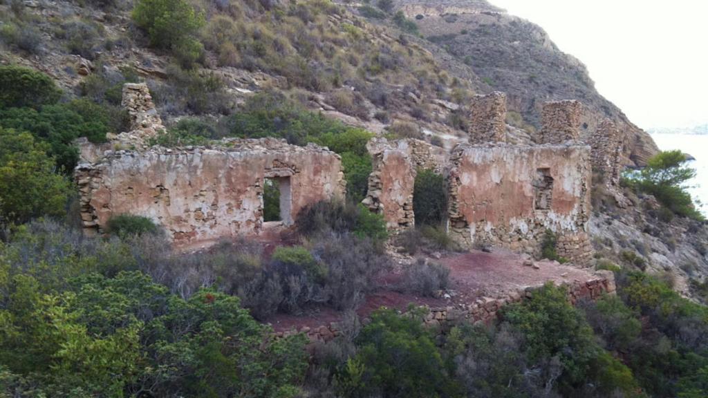Mina de ocre en l'Alfás del Pi.