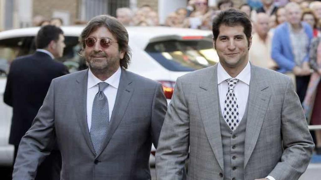 Los Contreras en la boda de Eva González y Cayetano Rivera en noviembre de 2015.