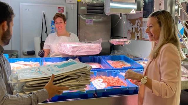 Los cuatro Mercados de Alicante abrirán en Nochebuena.