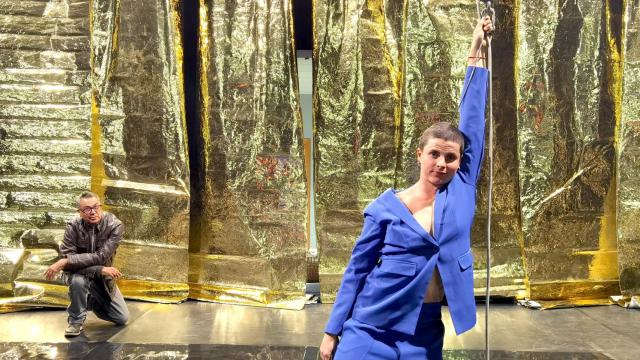 Paco Macià dirige a Andrea Carrión en 'Wanting' para explorar las fantasías sexuales de la mujer.