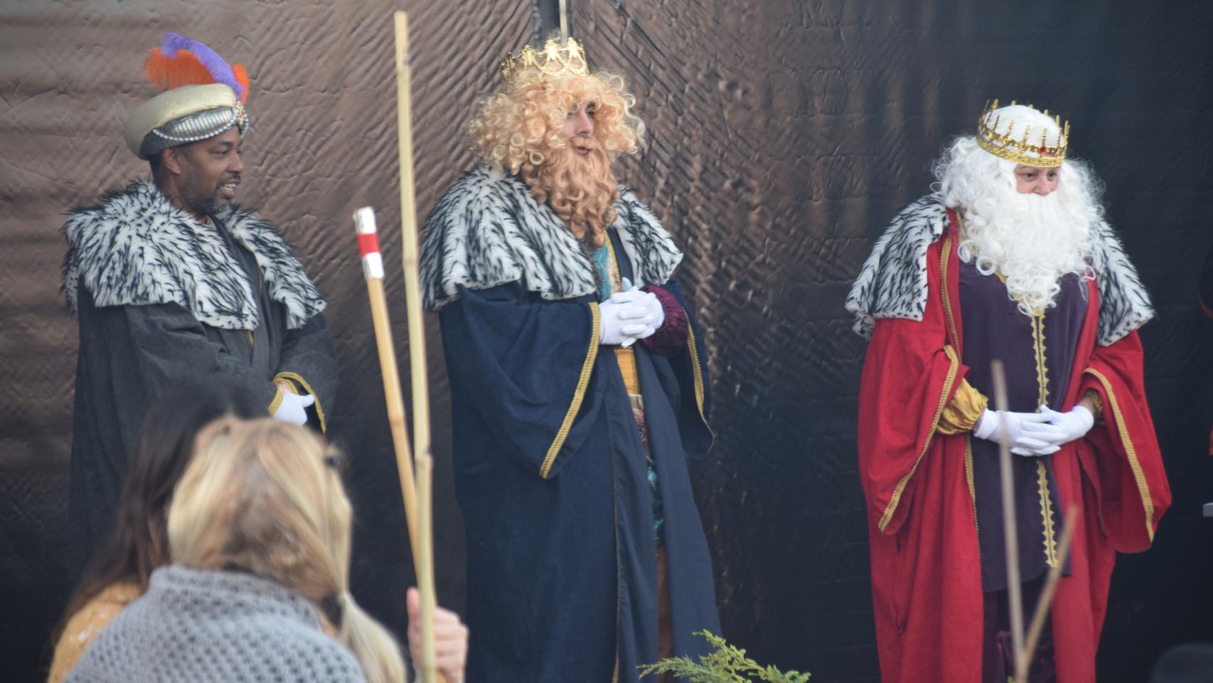 Imágenes de la celebración del belén viviente y de la marcha familiar de Papa Noel, este viernes en Zaratán.