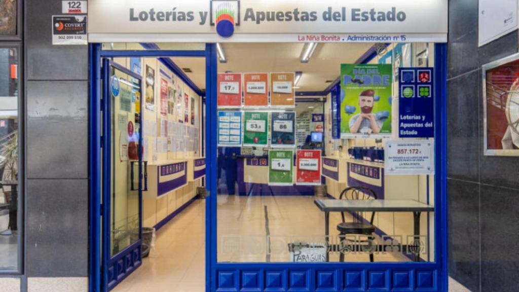 La Niña Bonita, la administración del centro comercial del Val, da dos quintos premios de la Lotería de Navidad