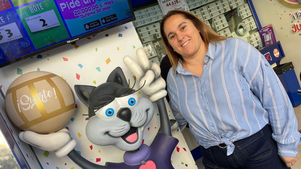 Nadia, junto a La Gata Loca.