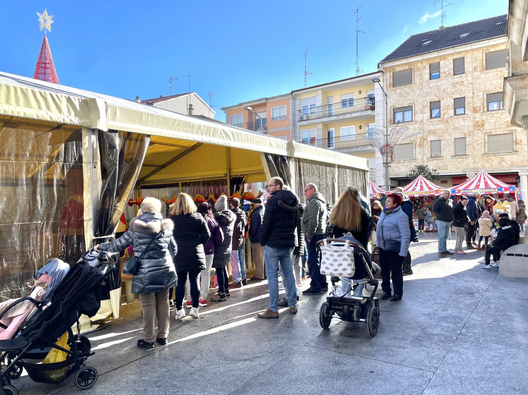 Casetas de ferias en la Plaza Mayor de Guijuelo