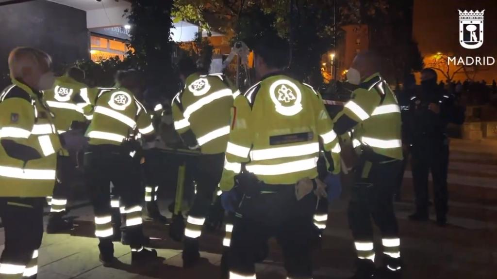 Sanitarios del Samur desplegados en el lugar.