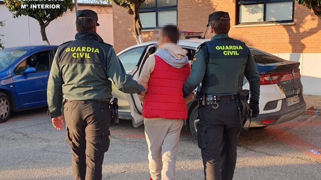 El fugitivo detenido en Villamanrique con una orden internacional por tráfico de drogas e incendios