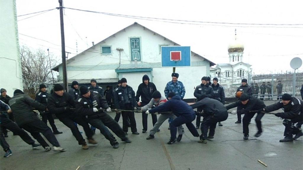 Presos de 'Polar Wolf Prison'.