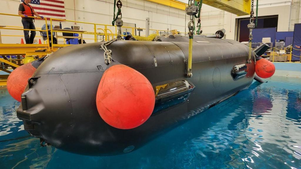 Primer Orca durante la ceremonia de entrega