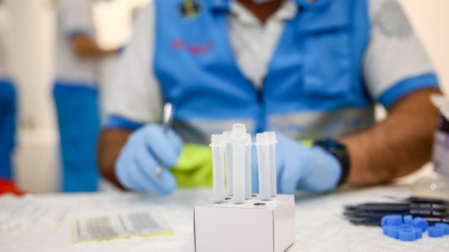 Material sanitario para la realización de test de antígenos.