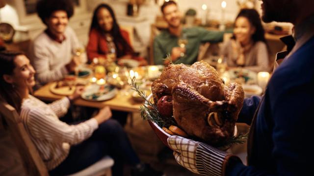 Imagen de archivo de una cena navideña.