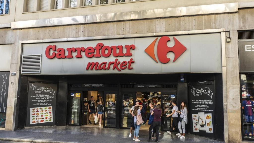 Fachada Carrefour.