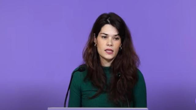 La portavoz de Podemos, Isa Serra, este jueves en rueda de prensa para hacer balance político de 2023.