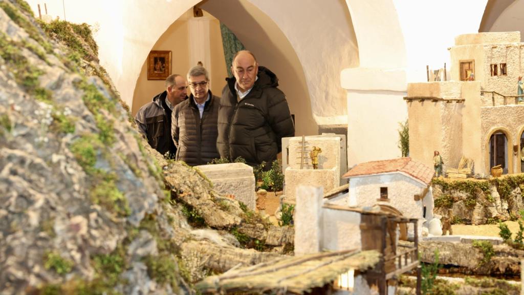 Visita al Belén del Ayuntamiento de Matabuena