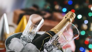 10 cosas que no pueden faltar en la cena de Nochevieja y que tienes que comprar ya
