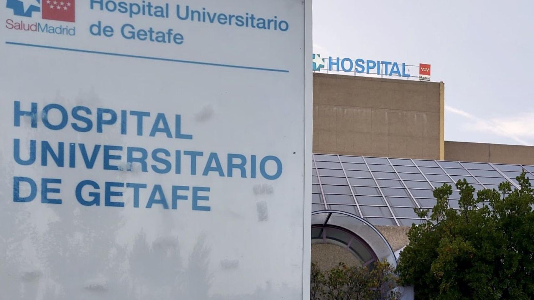 Hiere a cuatro personas al rociar un líquido corrosivo en un