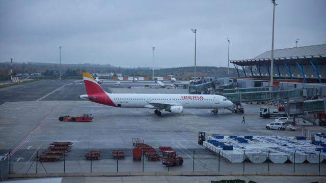 Varios aviones en el Aeropuerto Adolfo Suárez-Madrid Barajas.