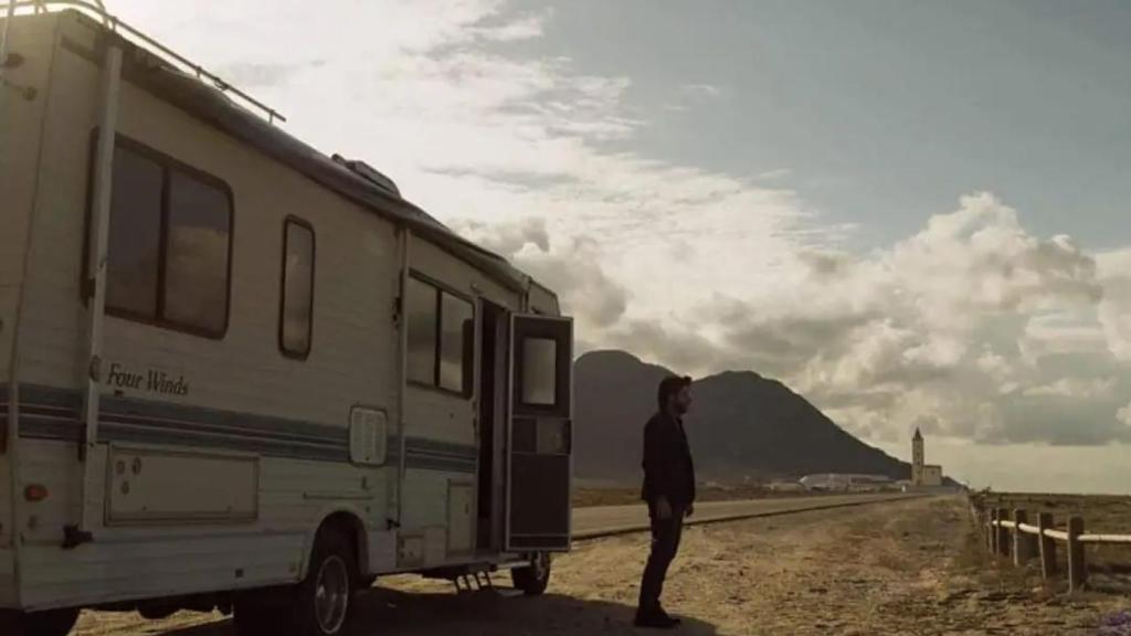 Fotograma de 'La casa de papel' en la playa de Cabo de Gata.