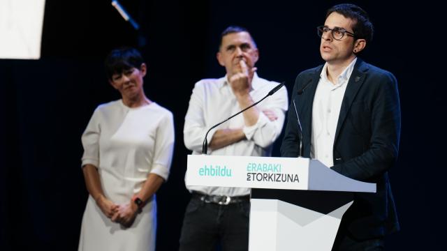 Pello Otxandiano y Arnaldo Otegi en un acto de EH Bildu.