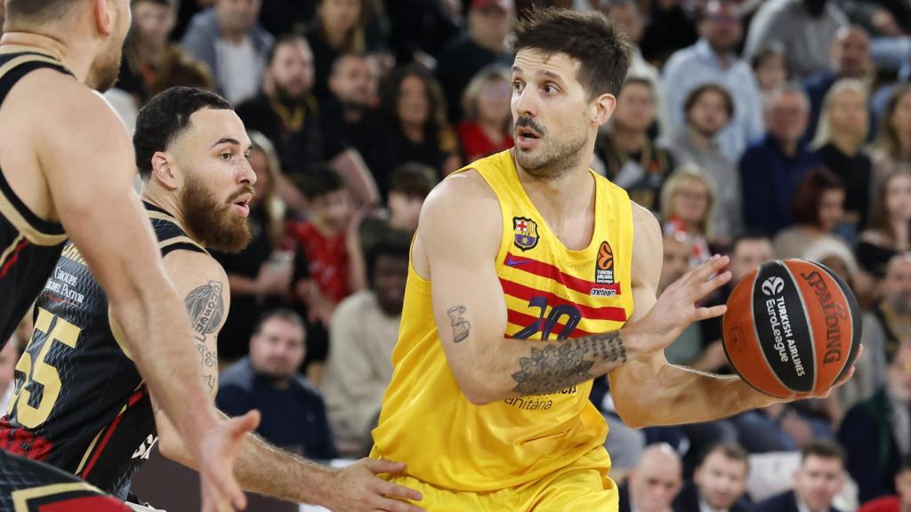Laprovittola, con el balón en el partido ante el Mónaco.