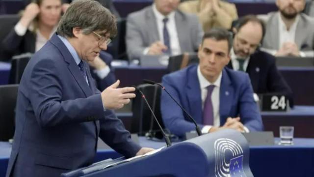Carles Puigdemont y Pedro Sánchez en Bruselas.
