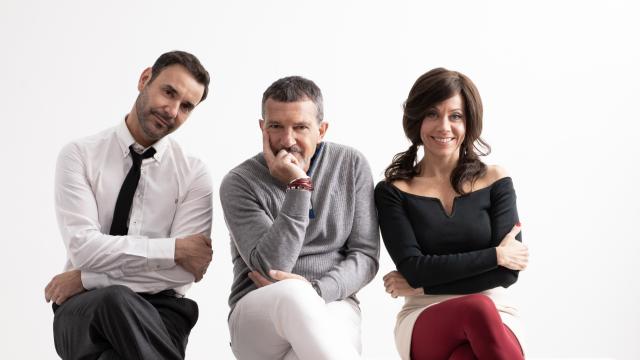 Foto del elenco.