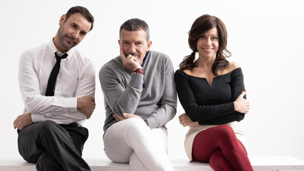 Foto del elenco.