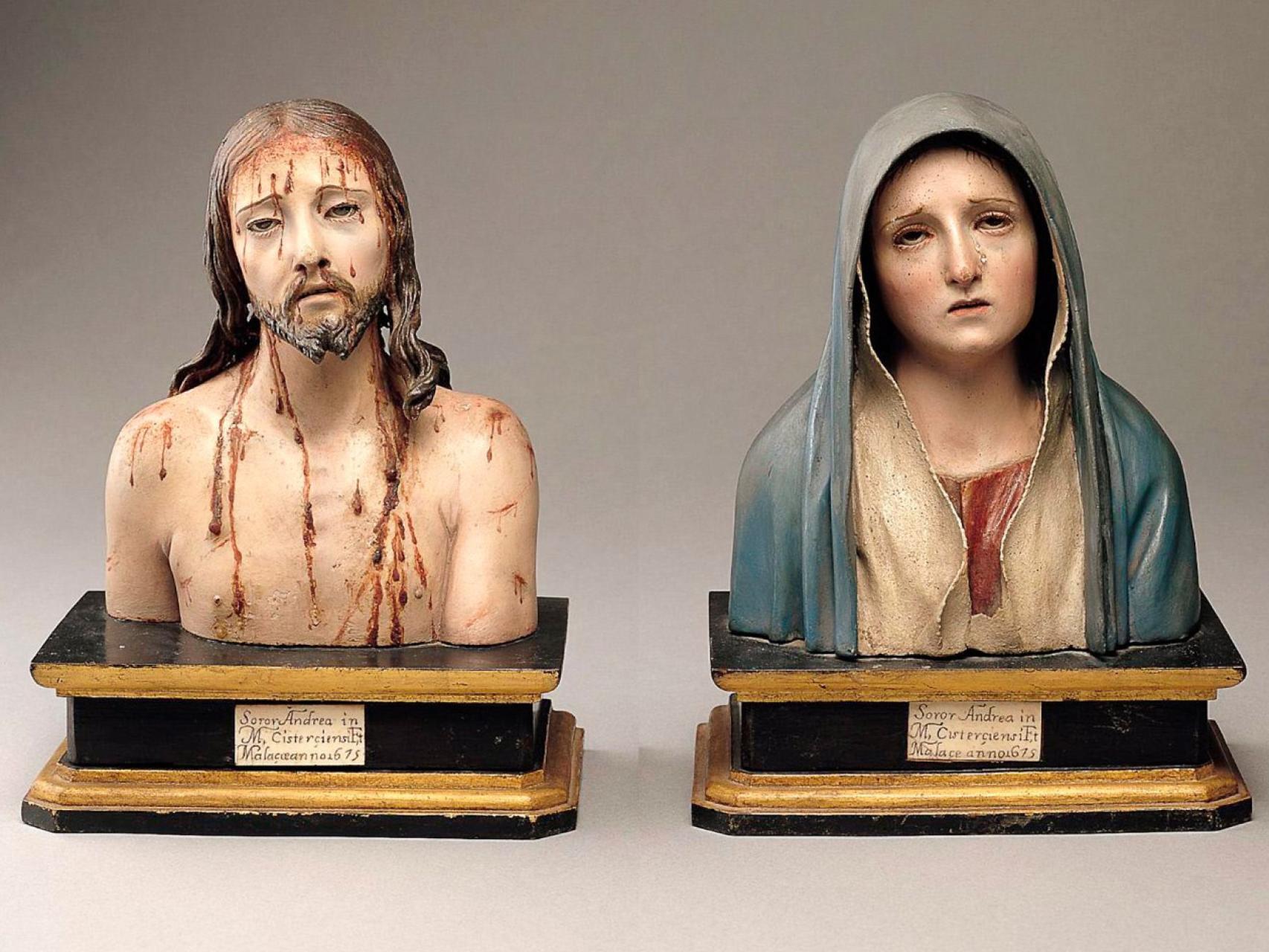 Dos esculturas hechas por Andrea.