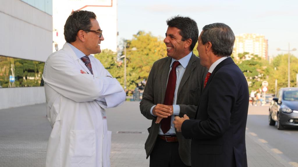 Carlos Mazón felicita al personal sanitario de la Comunitat.