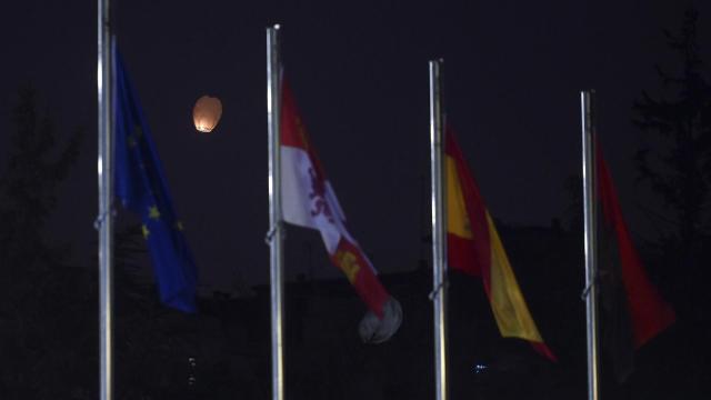 Suelta de farolillos en Burgos
