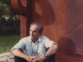 Eduardo Chillida, la forja de un cosmos escultórico y poético