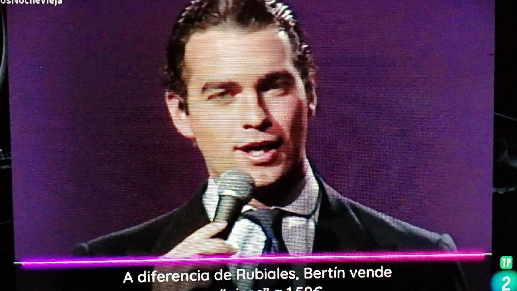 Bertín, Rubiales o Feijóo: las víctimas de los mayores zascas de los rótulos de 'Cachitos' esta Nochevieja