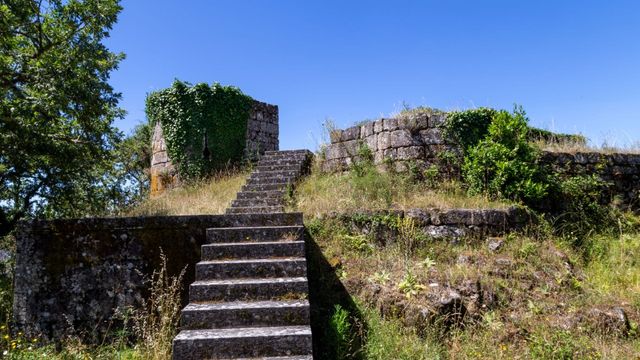 Restos del castillo de A Peroxa