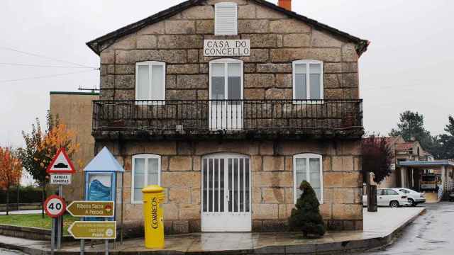 Casa do Concello de Coles