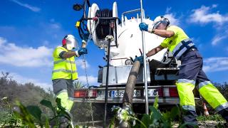 Uno de los camiones de trabajo de campo de Hidraqua.