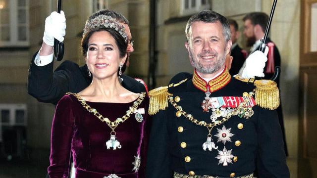 Federico y Mary de Dinamarca en la recepción de Año Nuevo organizada por la reina Margarita.