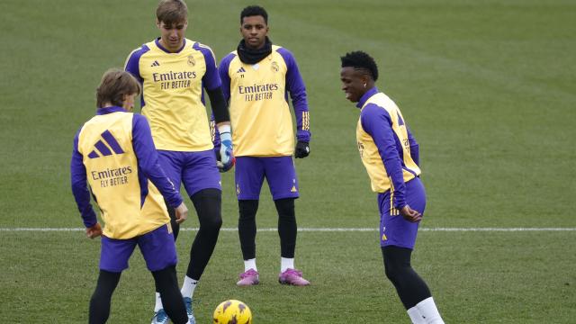 Vinicius, junto a Luka Modric y Rodrygo en el entrenamiento del Real Madrid.